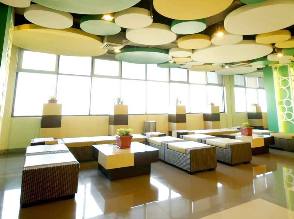 Go Hotels Otis - Manila Bagian luar foto