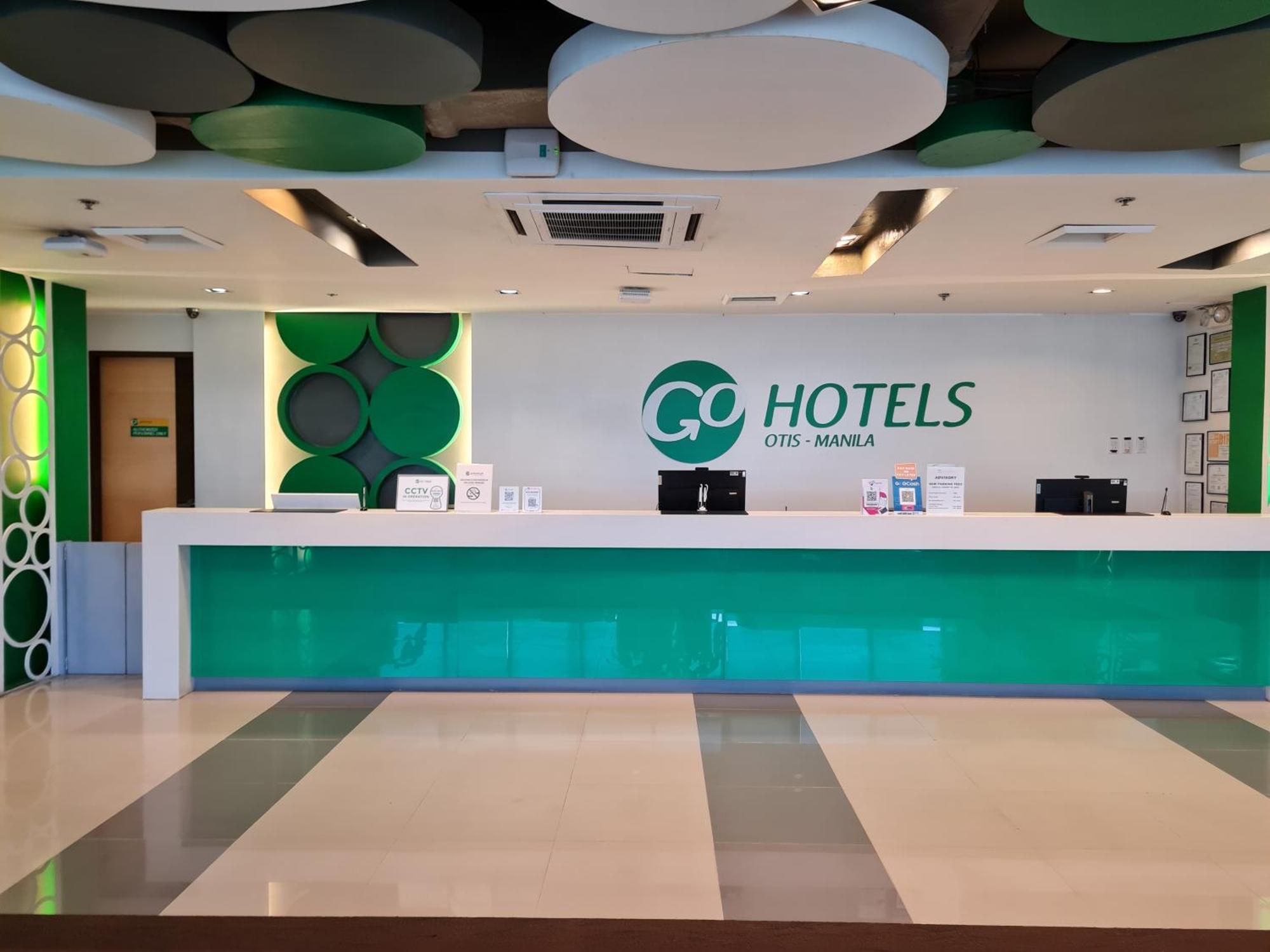 Go Hotels Otis - Manila Bagian luar foto