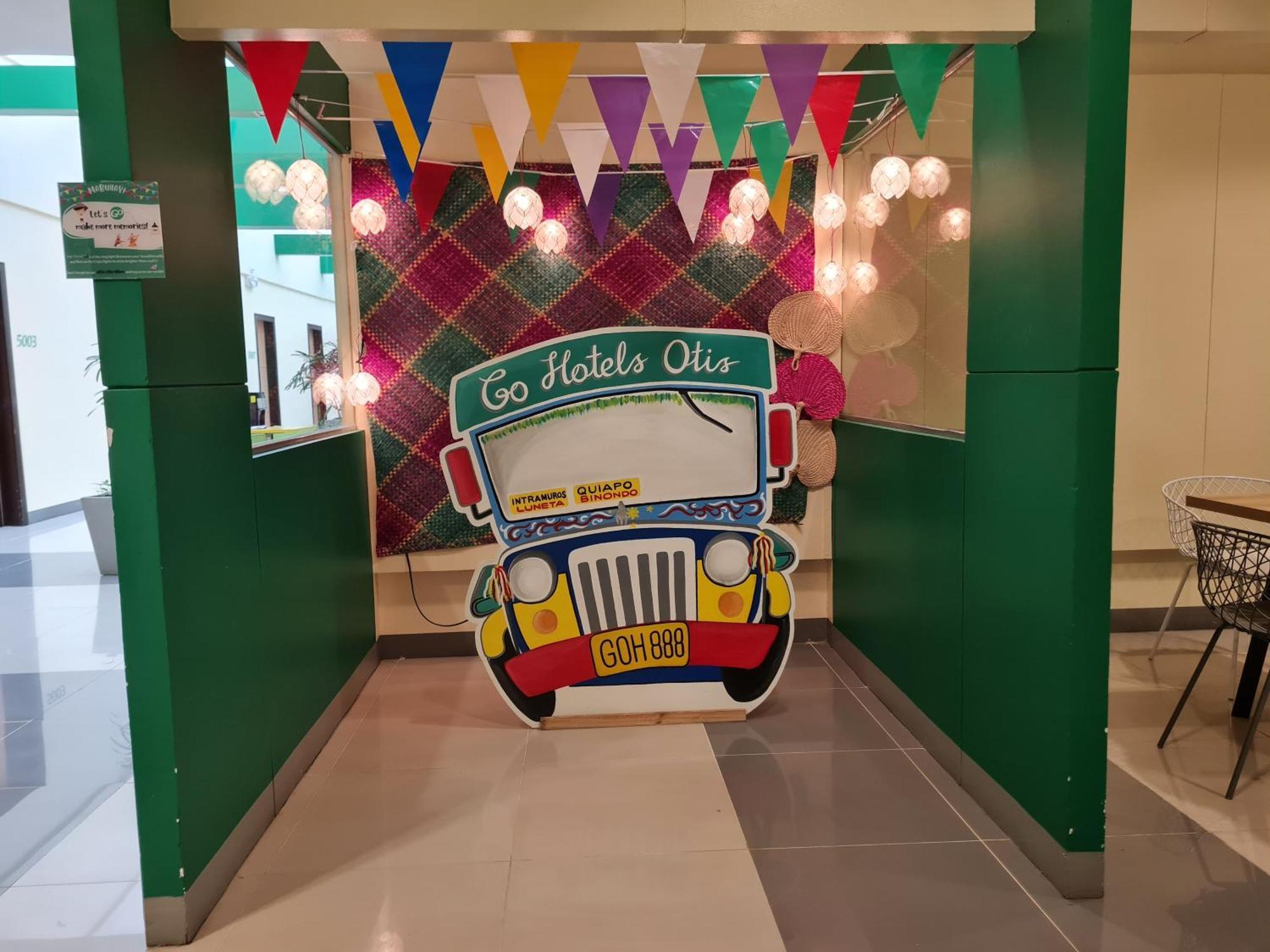 Go Hotels Otis - Manila Bagian luar foto