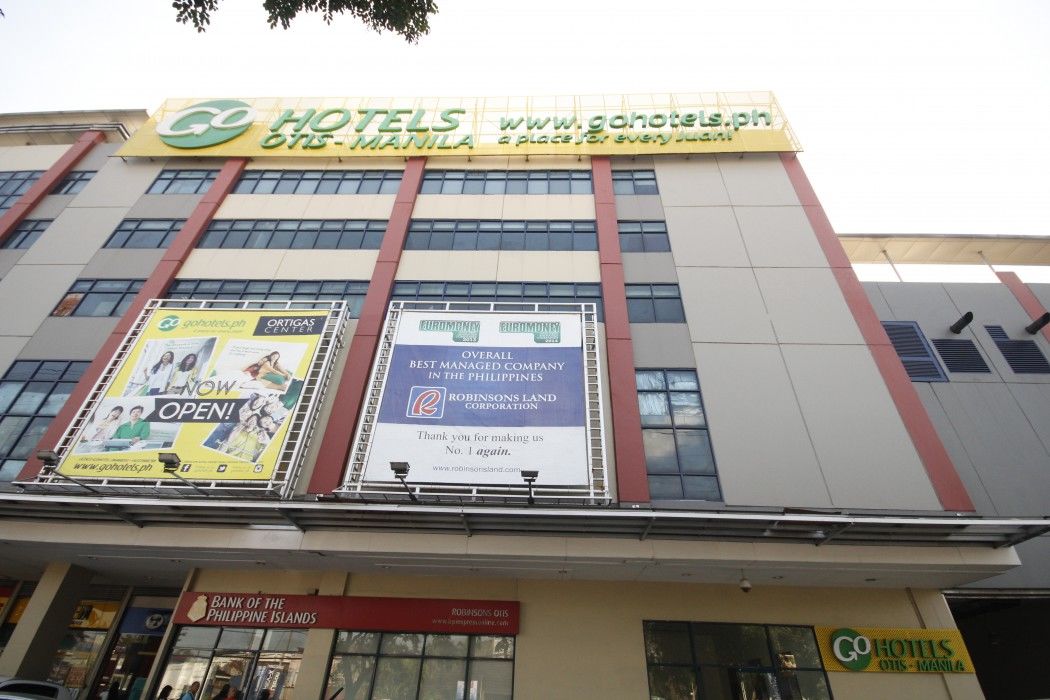 Go Hotels Otis - Manila Bagian luar foto