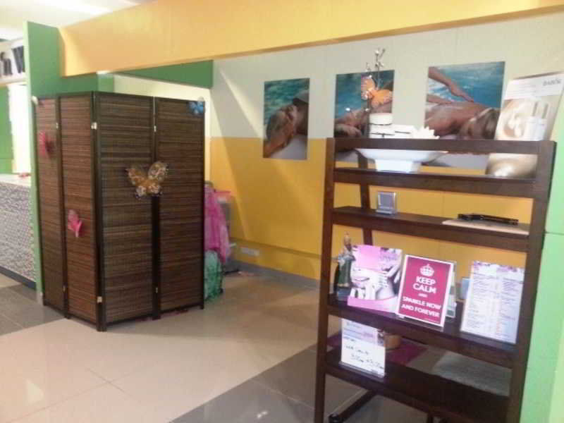 Go Hotels Otis - Manila Bagian luar foto